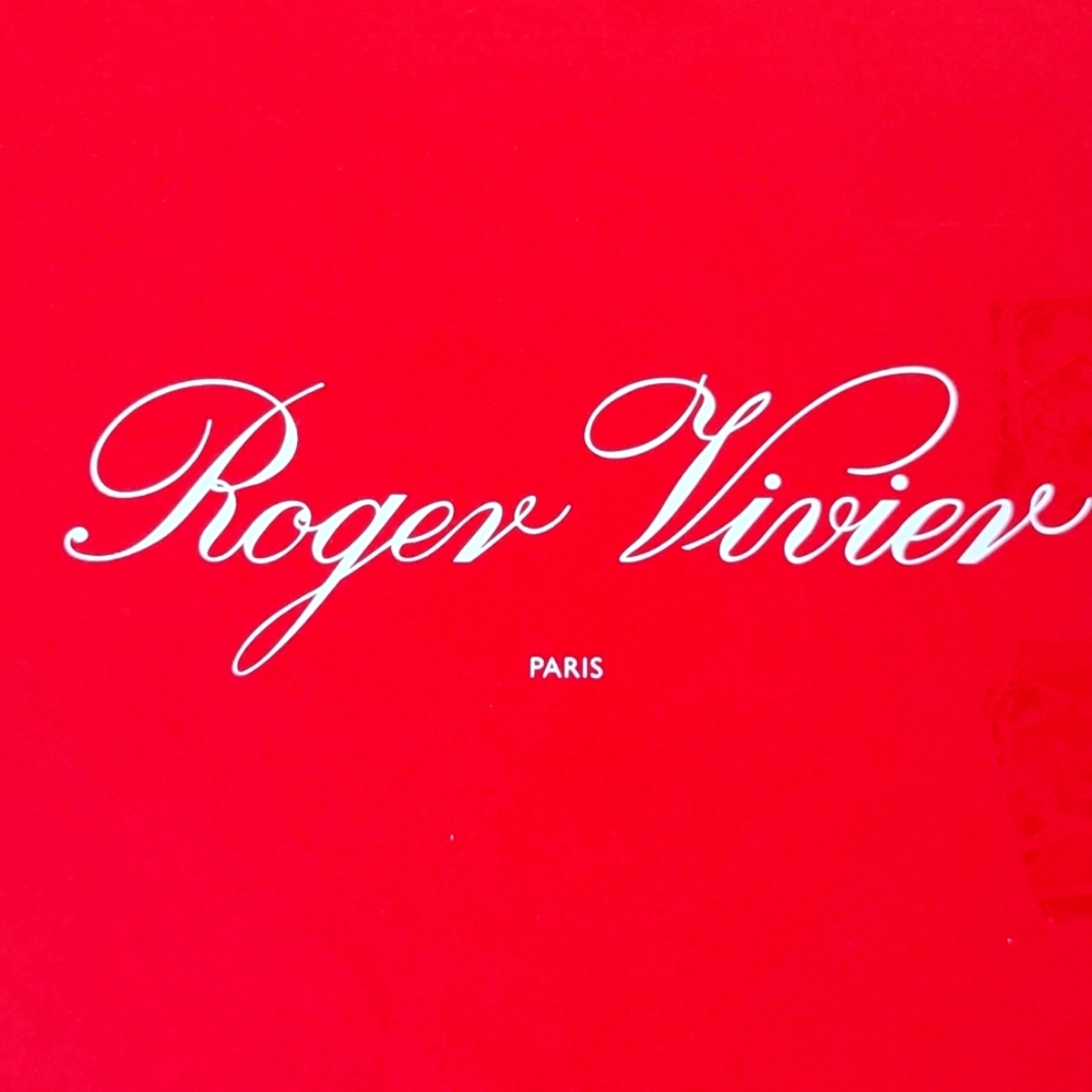 ROGER VIVIER FLATS